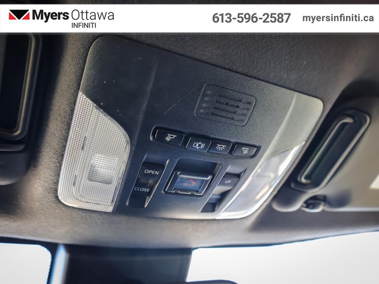 2021 Toyota Corolla XSE CVT  Navi, Sunroof, Heated Steering Wheel Photo