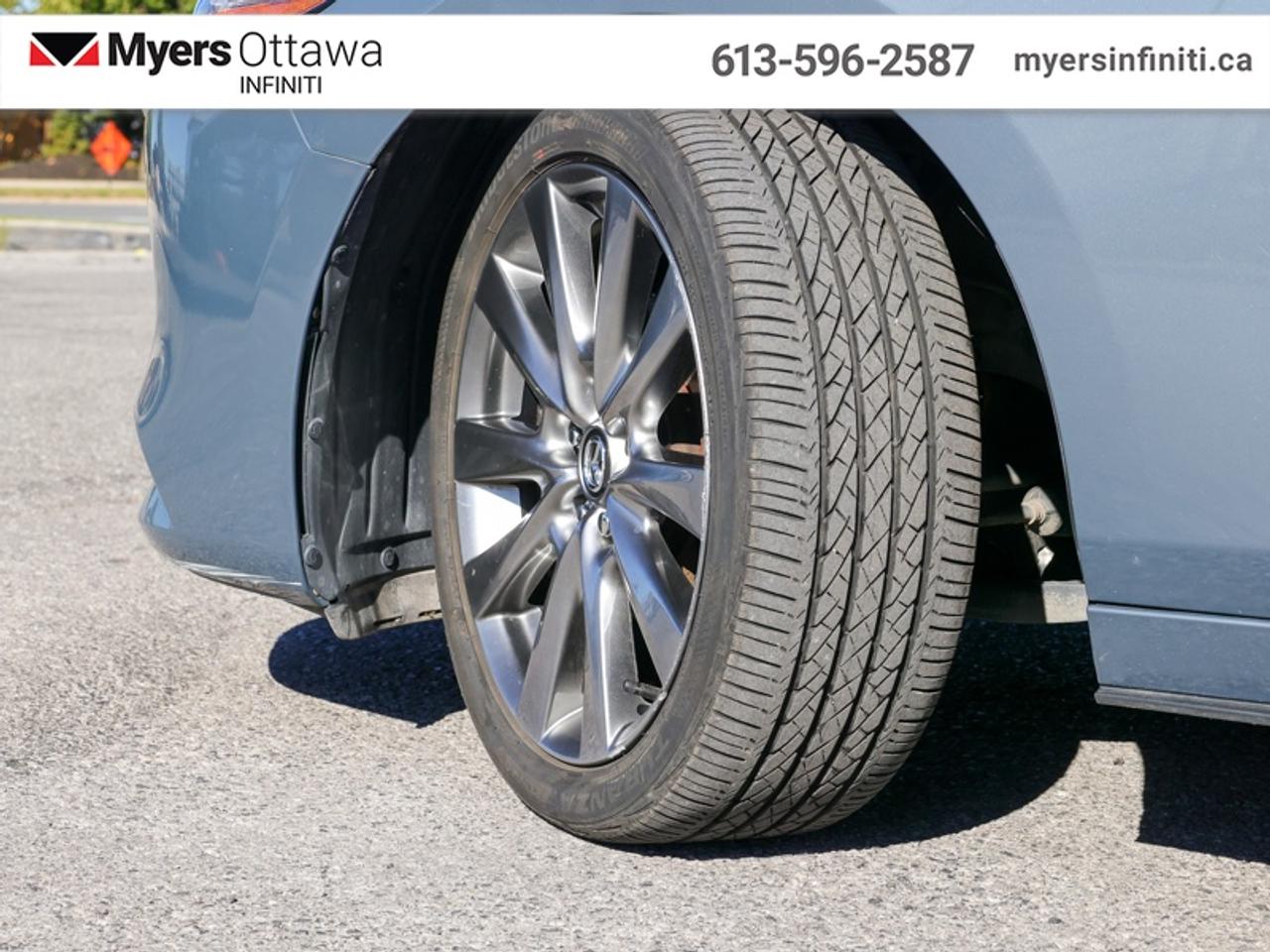 2022 Mazda MAZDA3 GT  Leather, Sunroof, Heated Seats. Photo