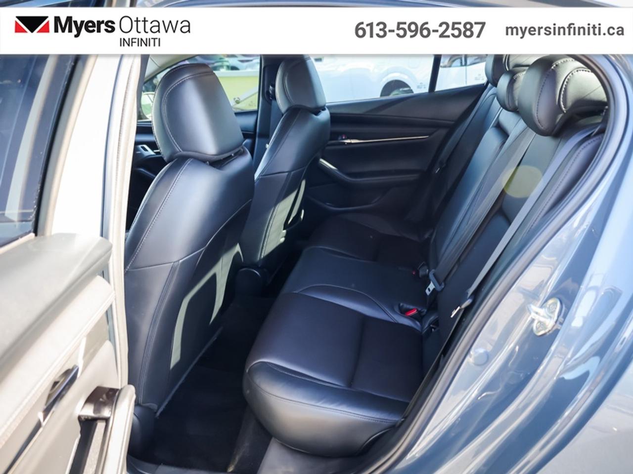 2022 Mazda MAZDA3 GT  Leather, Sunroof, Heated Seats. Photo