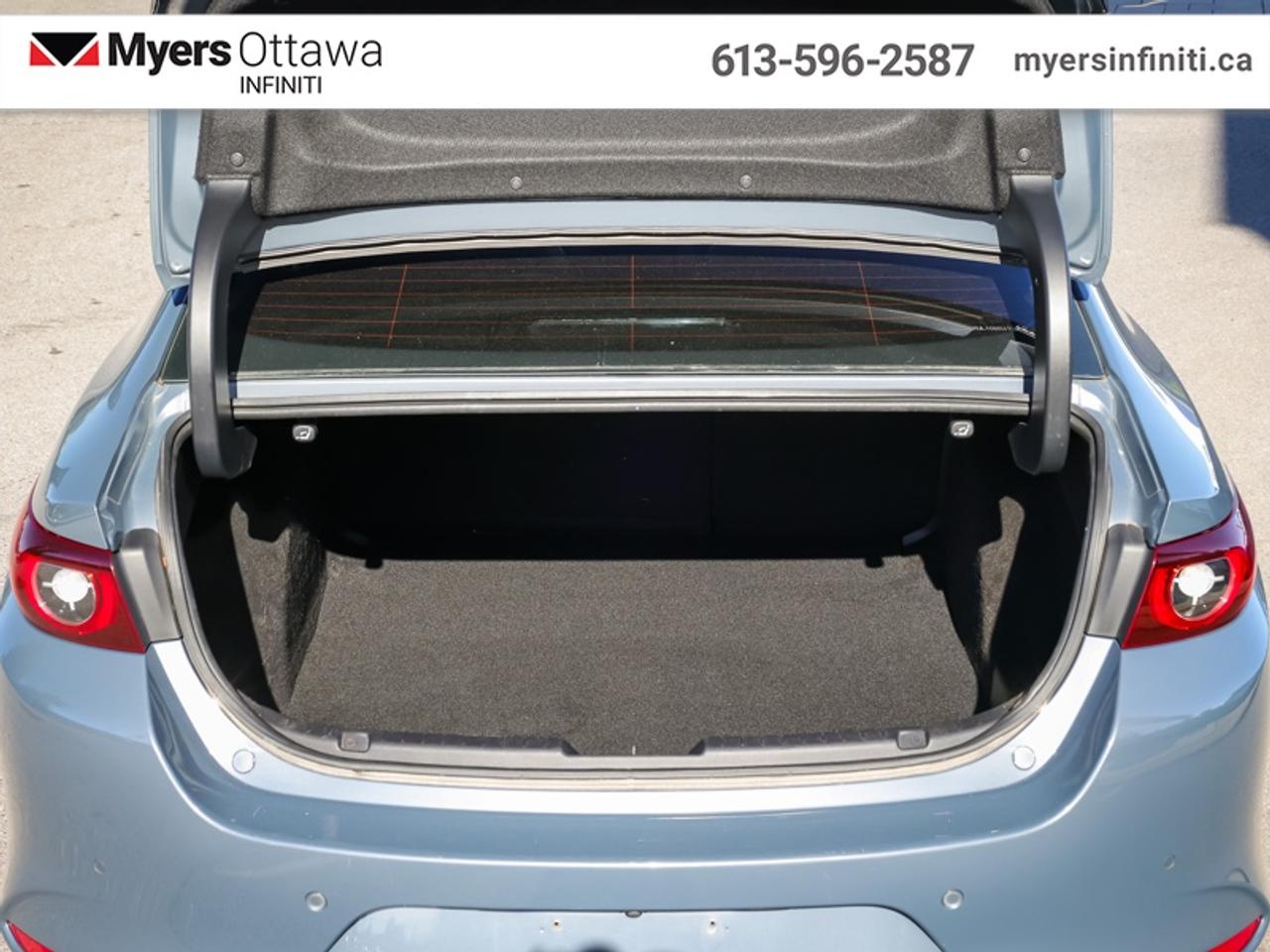 2022 Mazda MAZDA3 GT  Leather, Sunroof, Heated Seats. Photo
