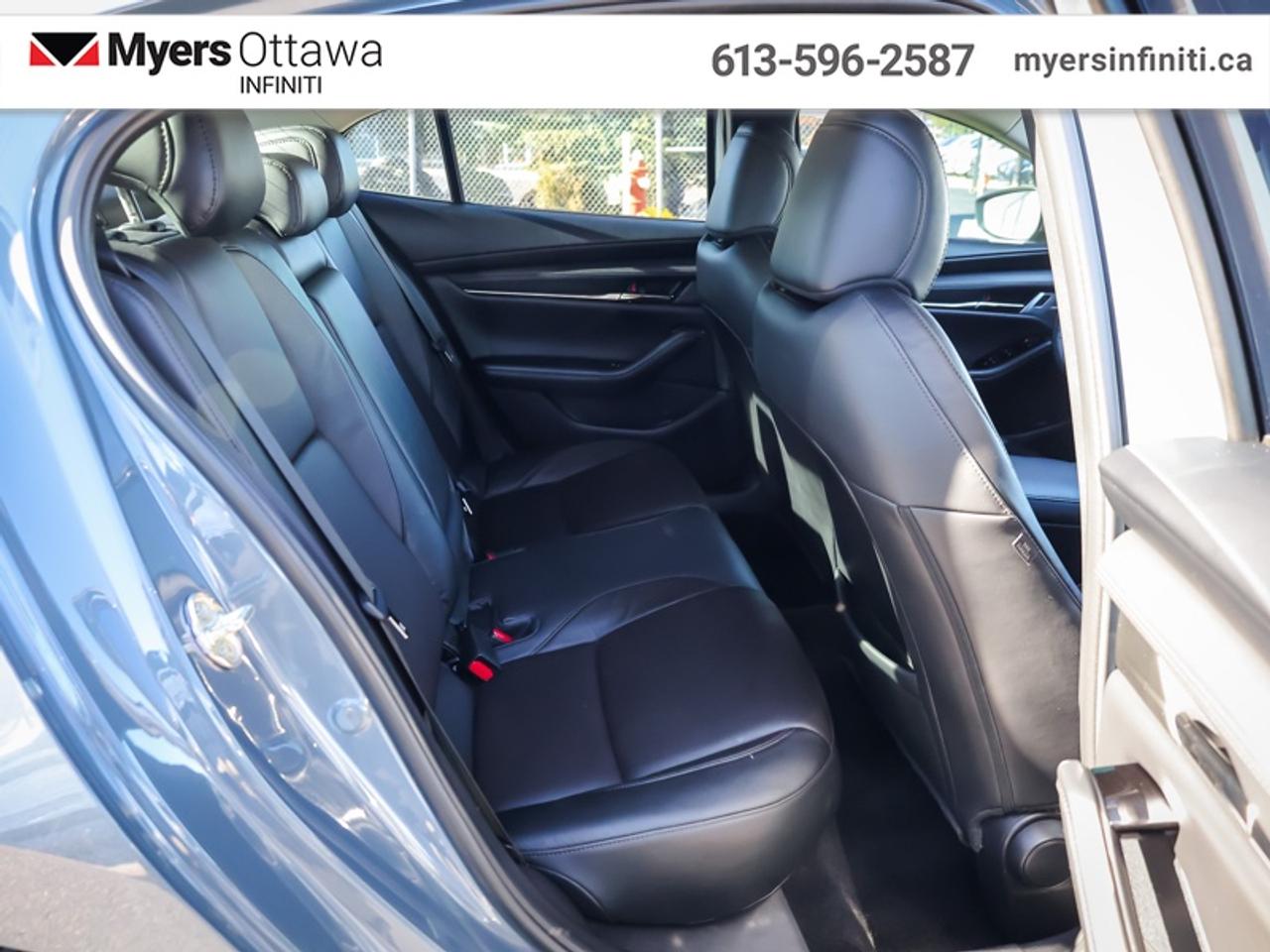 2022 Mazda MAZDA3 GT  Leather, Sunroof, Heated Seats. Photo