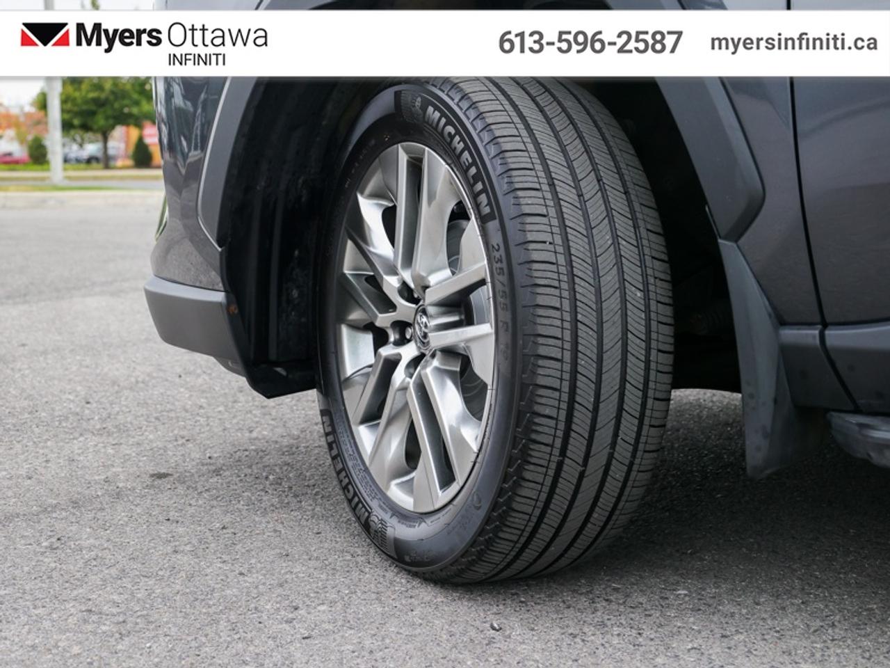 2019 Toyota RAV4 AWD Limited  Heated leather, Sunroof, Low Mileage!! Photo
