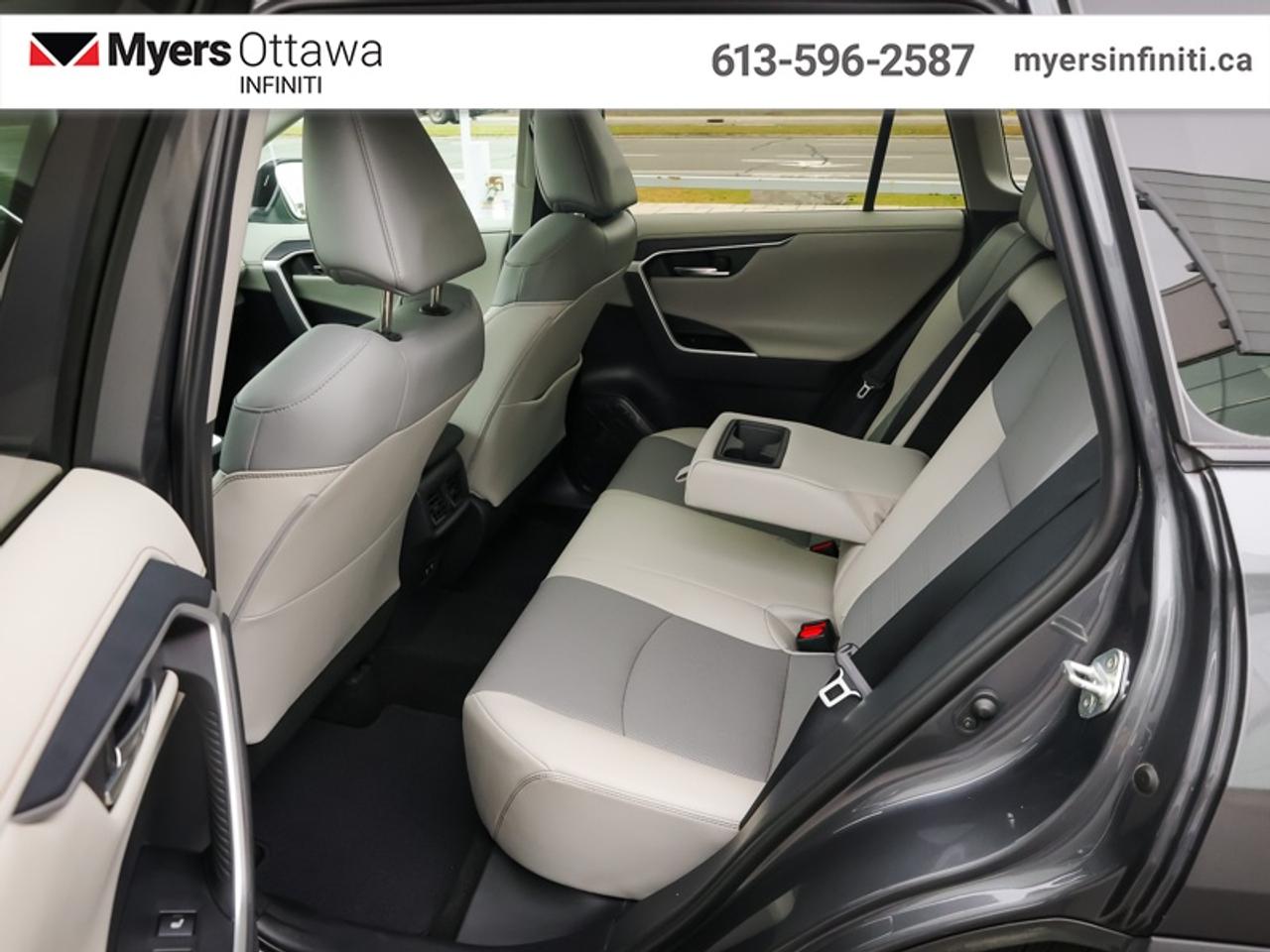 2019 Toyota RAV4 AWD Limited  Heated leather, Sunroof, Low Mileage!! Photo