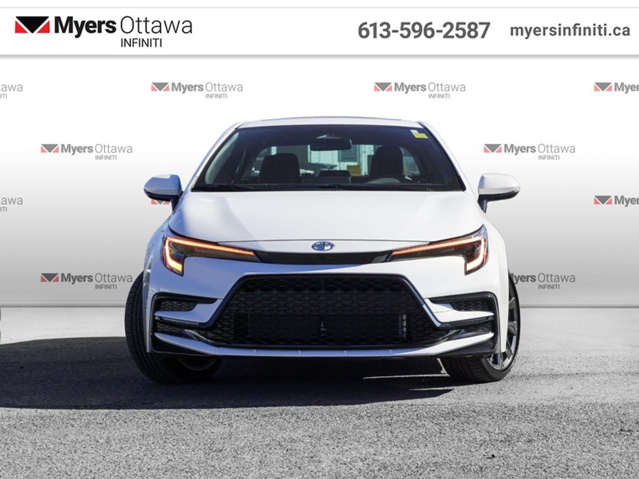 2026 Toyota Corolla Hybrid SE AWD  Sunroof, Like New!! LOW kms!! Photo1