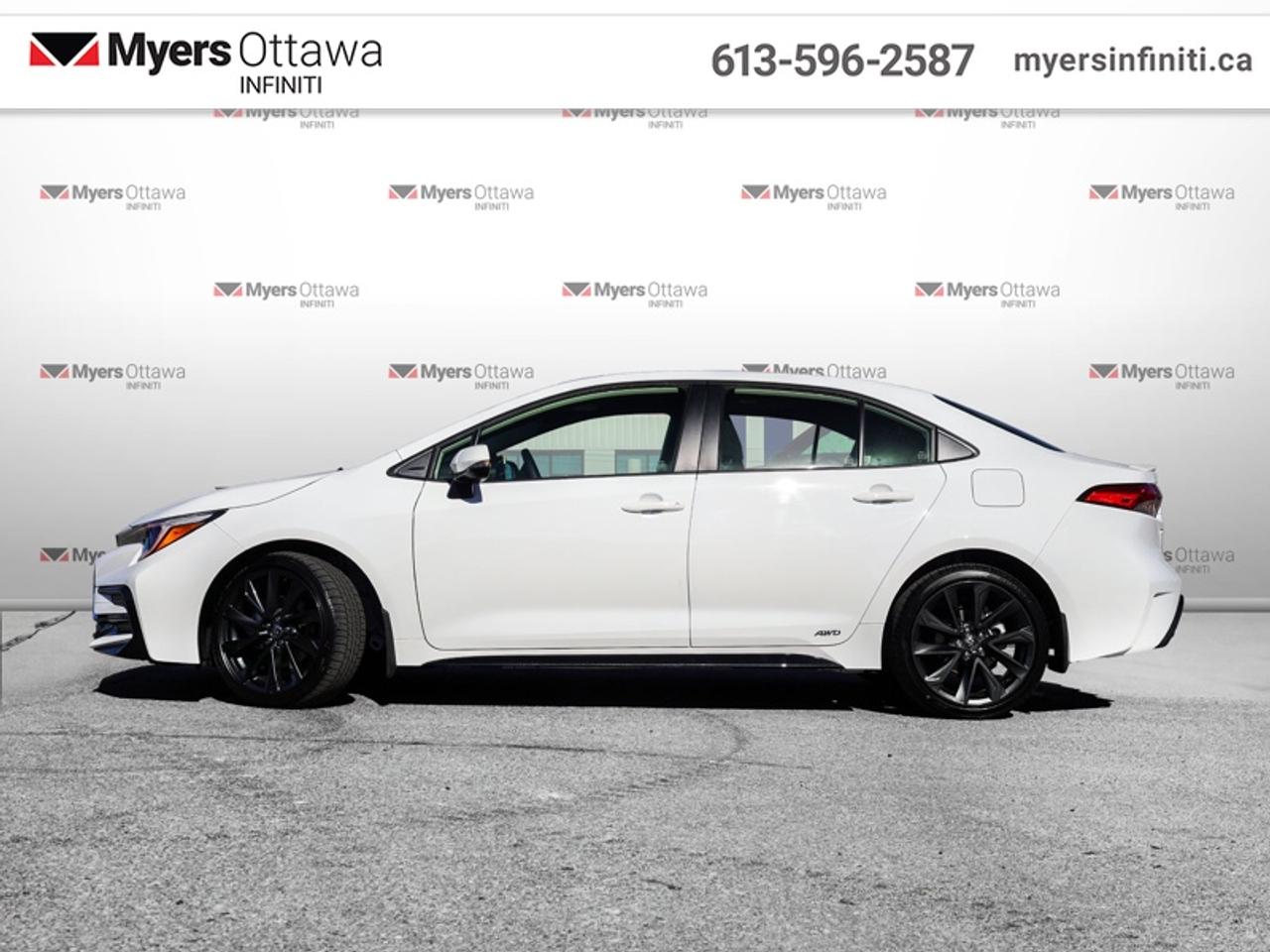 2026 Toyota Corolla Hybrid SE AWD  Sunroof, Like New!! LOW kms!! Photo4