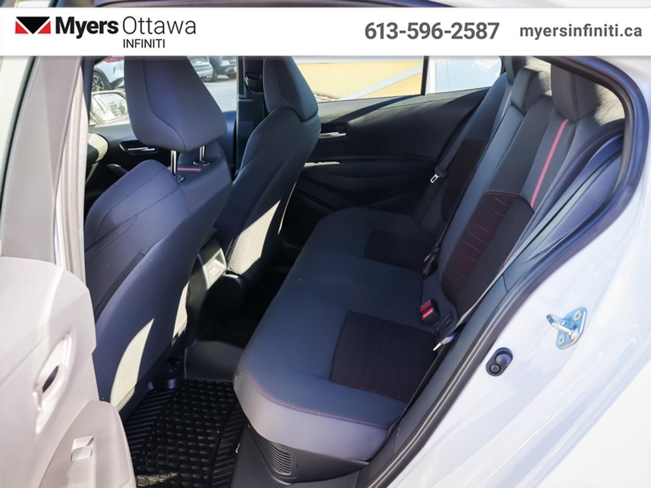 2026 Toyota Corolla Hybrid SE AWD  Sunroof, Like New!! LOW kms!! Photo