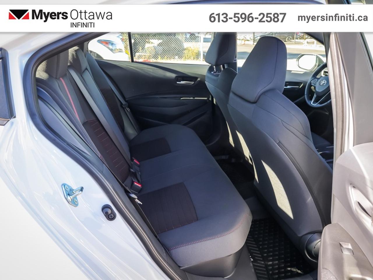 2026 Toyota Corolla Hybrid SE AWD  Sunroof, Like New!! LOW kms!! Photo