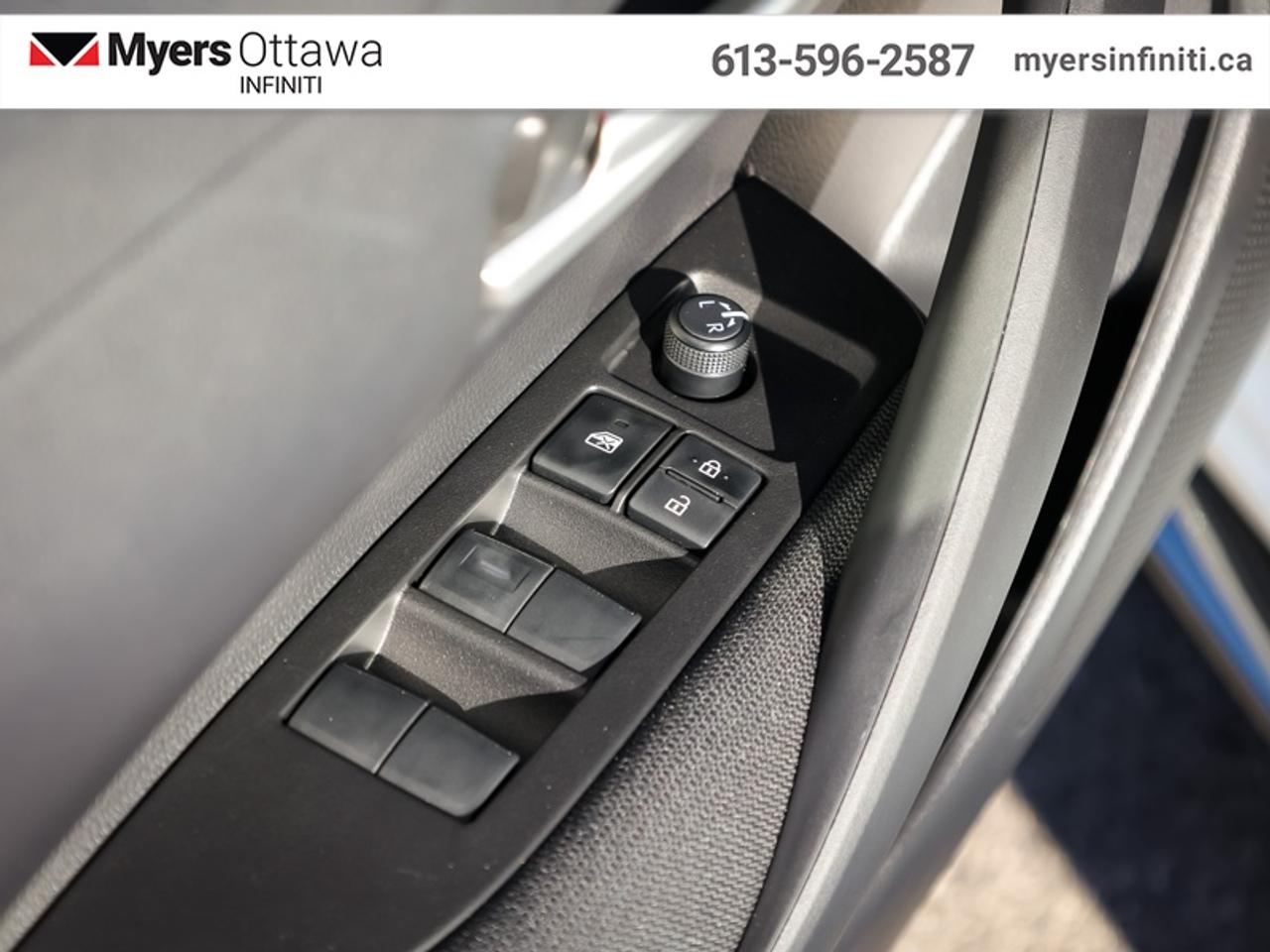 2026 Toyota Corolla Hybrid SE AWD  Sunroof, Like New!! LOW kms!! Photo