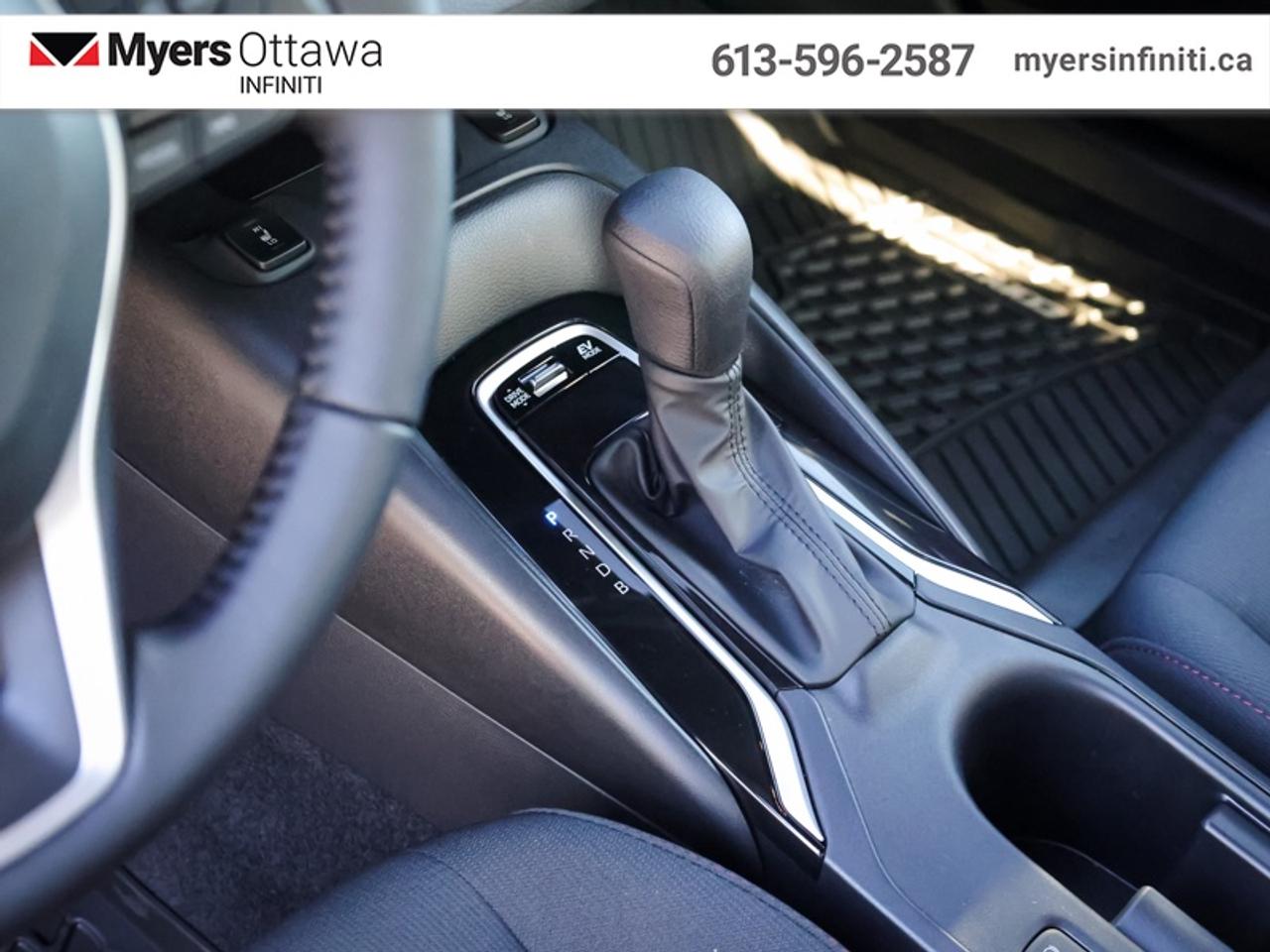 2026 Toyota Corolla Hybrid SE AWD  Sunroof, Like New!! LOW kms!! Photo