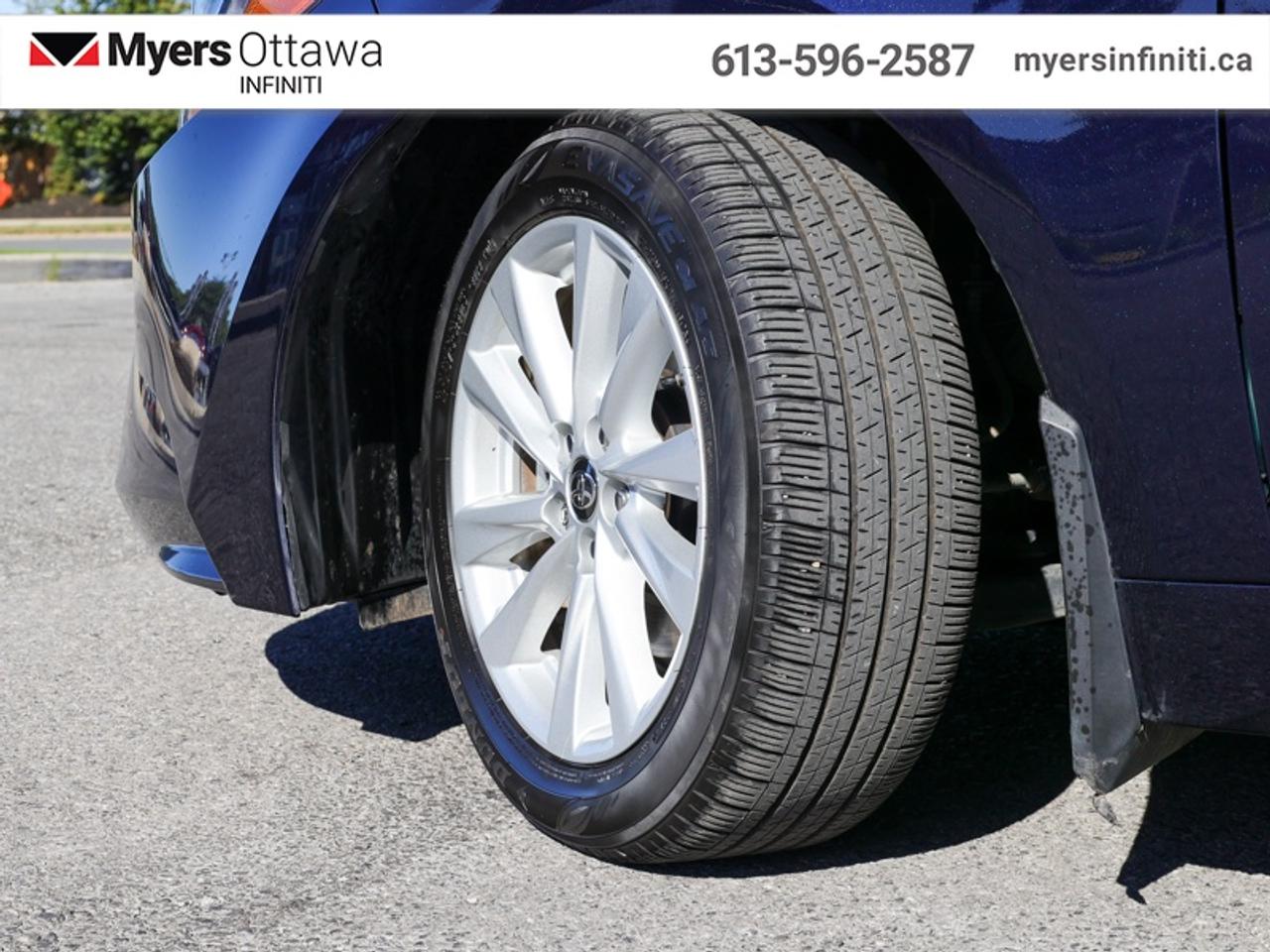 2026 Toyota Corolla LE  Sunroof, Heated Seats, Low KMS!! Photo