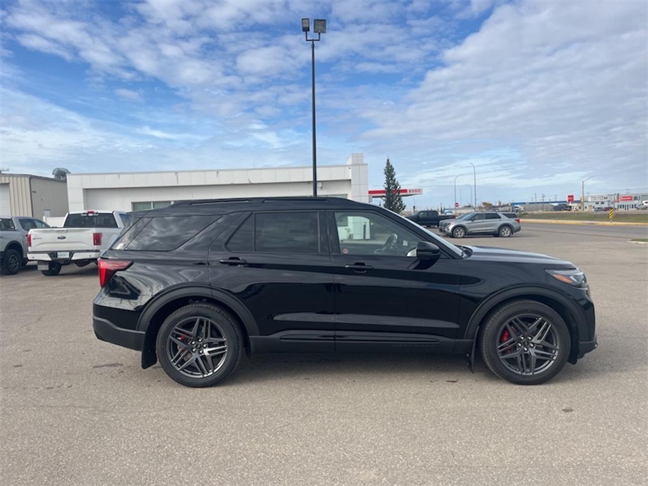 2027 Ford Explorer ST Photo