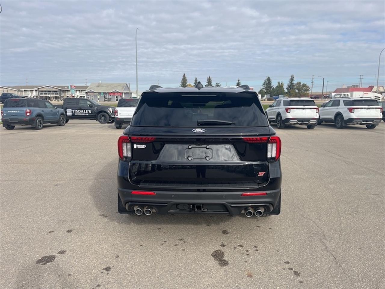 2027 Ford Explorer ST Photo5