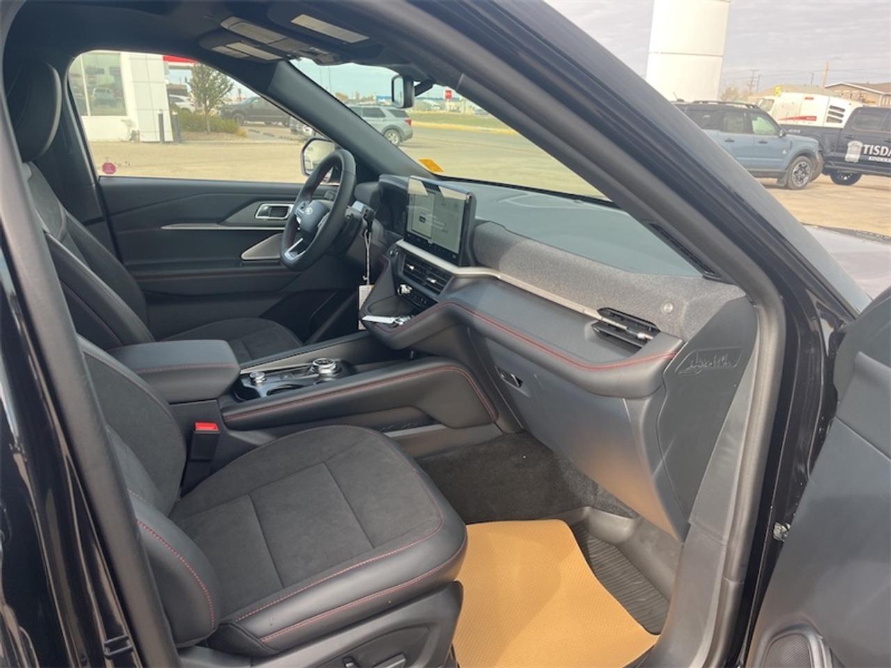 2027 Ford Explorer ST Photo5
