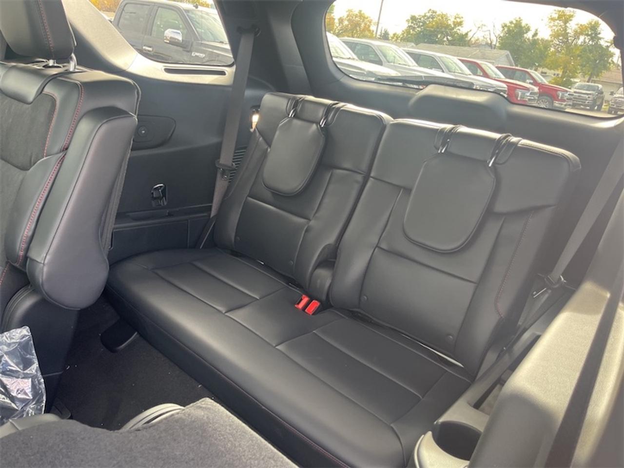 2027 Ford Explorer ST Photo5