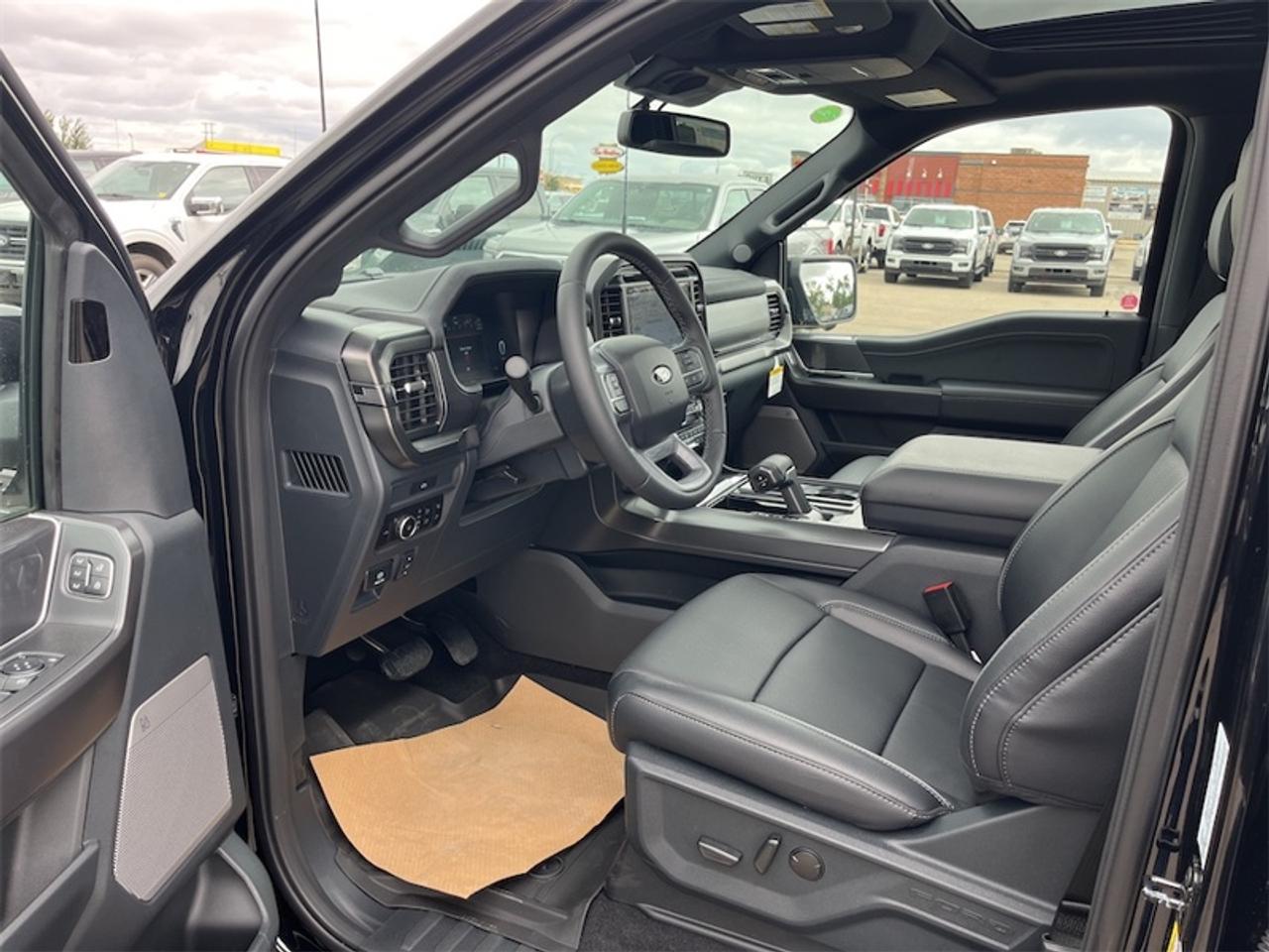 2026 Ford F-150 LARIAT  - Sunroof Photo5