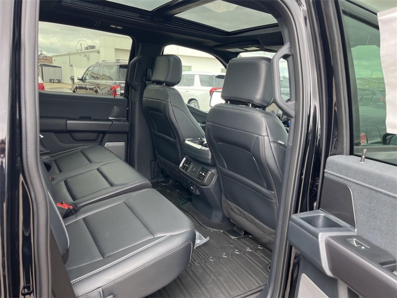 2026 Ford F-150 LARIAT  - Sunroof Photo5