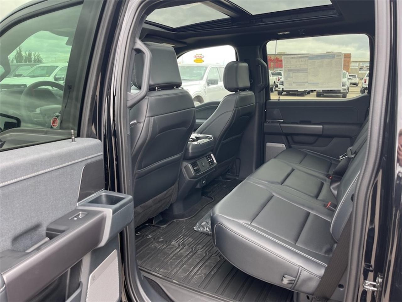 2026 Ford F-150 LARIAT  - Sunroof Photo5
