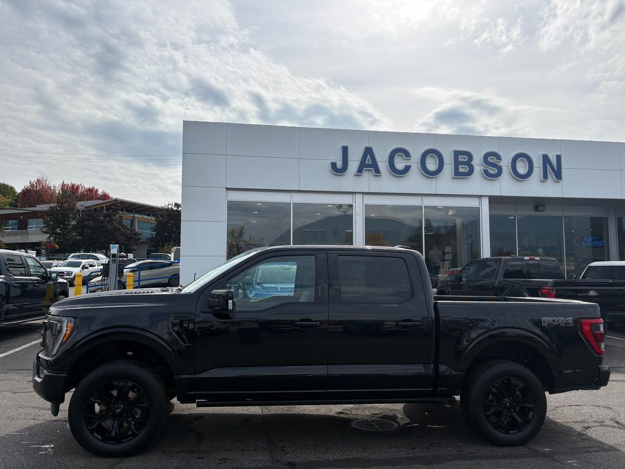 2023 Ford F-150 Lariat Photo1