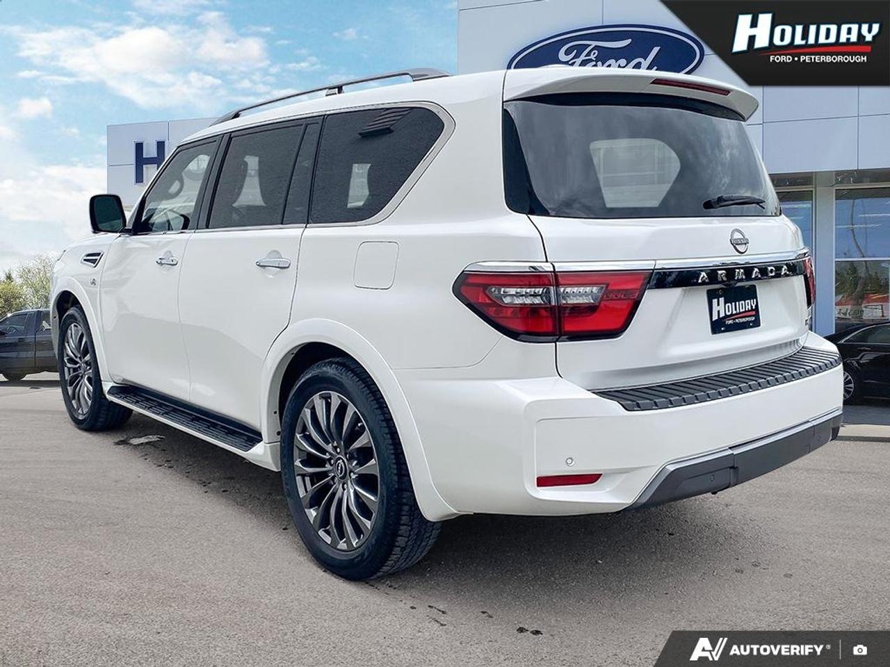 2022 Nissan Armada Platinum Photo3
