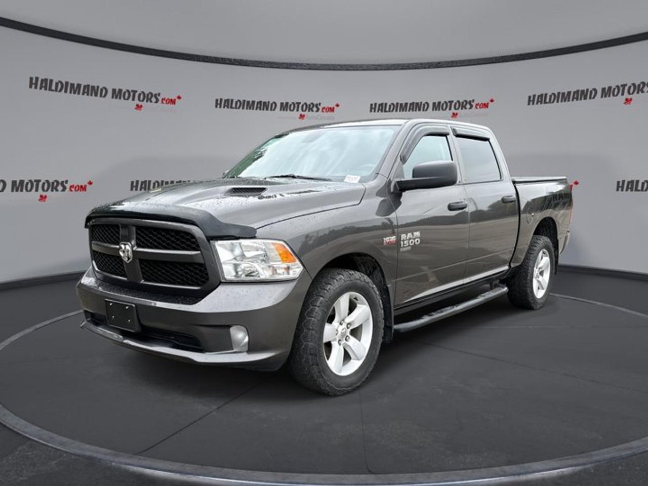 2022 RAM 1500 Classic Express Crew Cab 5'7 Box 4x4 | One Owner | No Accidents Photo0