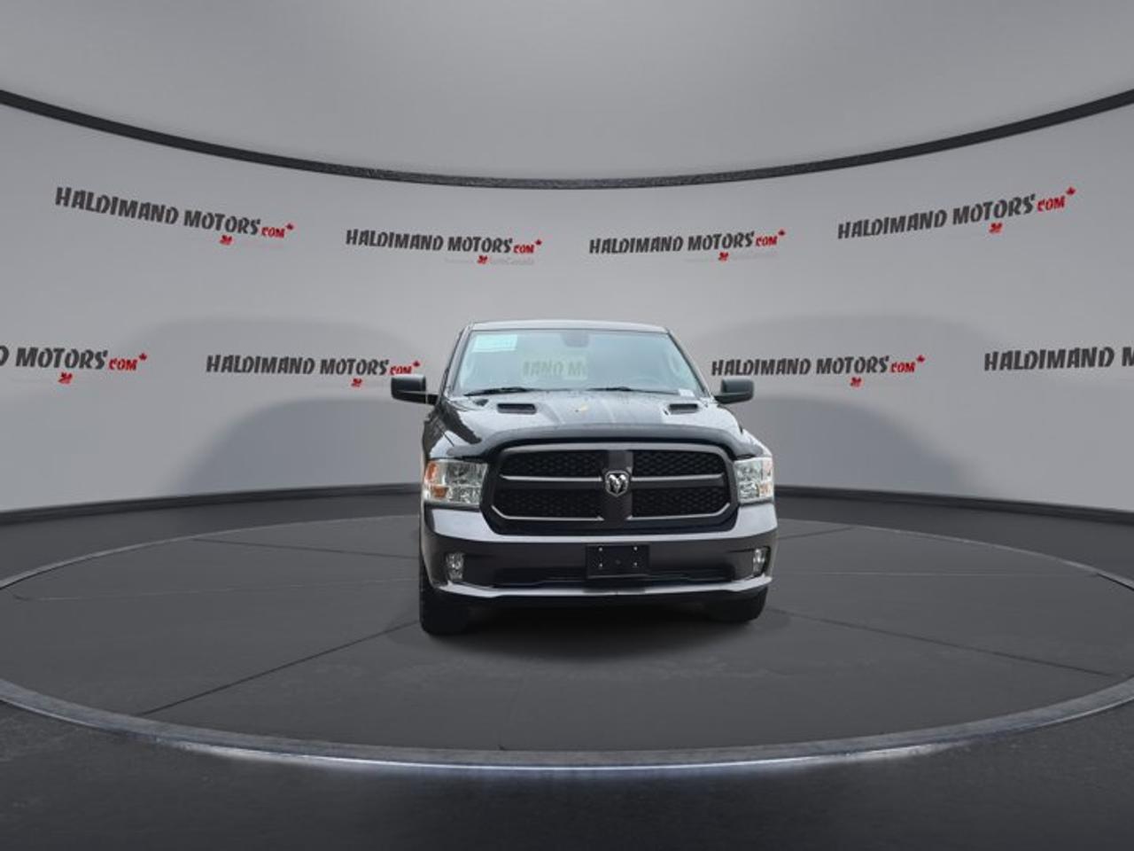 2022 RAM 1500 Classic Express Crew Cab 5'7 Box 4x4 | One Owner | No Accidents Photo