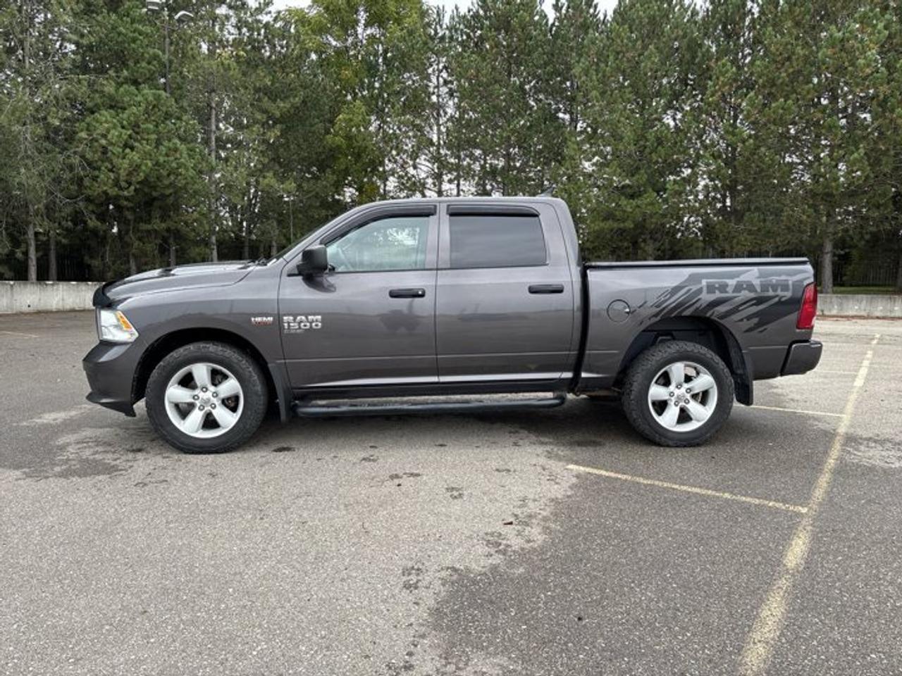 2022 RAM 1500 Classic Express Crew Cab 5'7 Box 4x4 | One Owner | No Accidents Photo