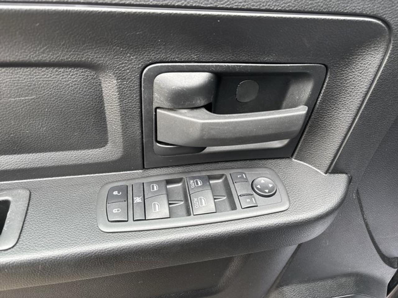 2022 RAM 1500 Classic Express Crew Cab 5'7 Box 4x4 | One Owner | No Accidents Photo