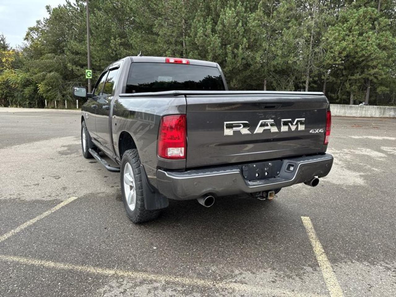 2022 RAM 1500 Classic Express Crew Cab 5'7 Box 4x4 | One Owner | No Accidents Photo