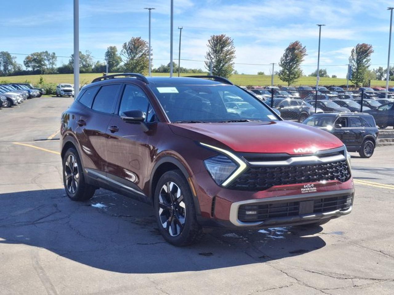 2023 Kia Sportage X-Line Limited AWD | Leather | Pano Roof | Heated Seats + Steering | Cooled Seats | and More ! Photo