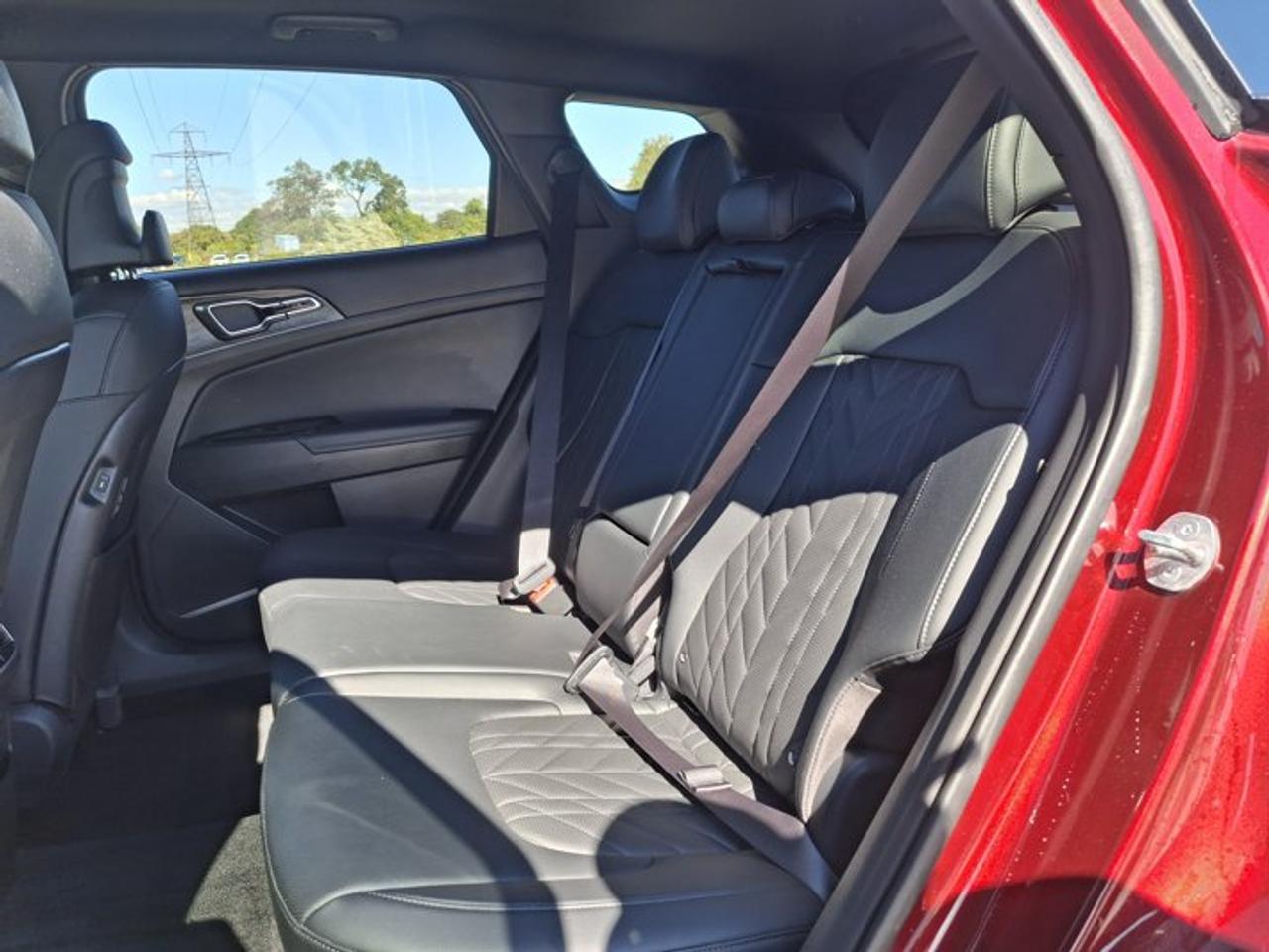 2023 Kia Sportage X-Line Limited AWD | Leather | Pano Roof | Heated Seats + Steering | Cooled Seats | and More ! Photo
