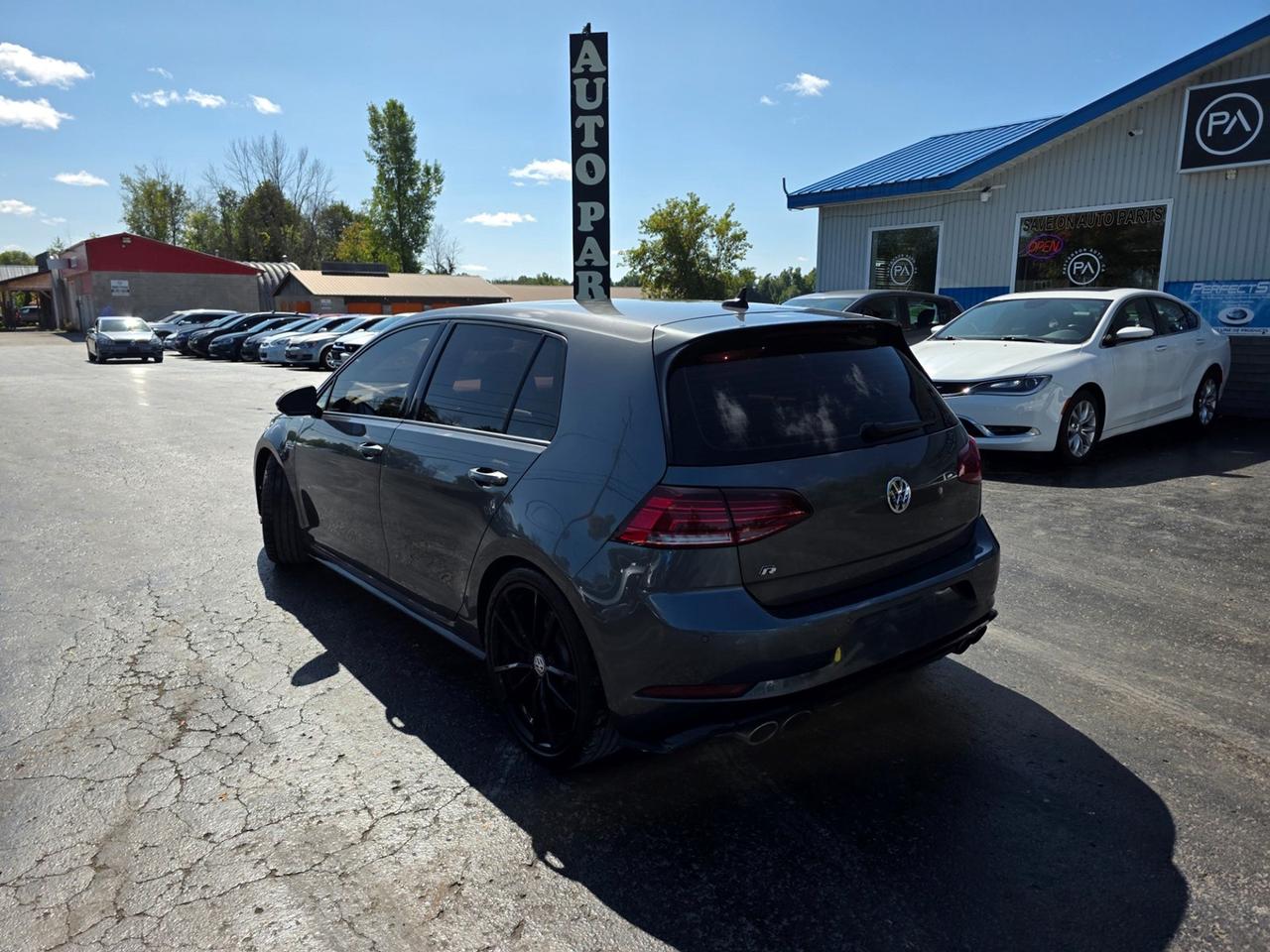 2019 Volkswagen Golf R Photo