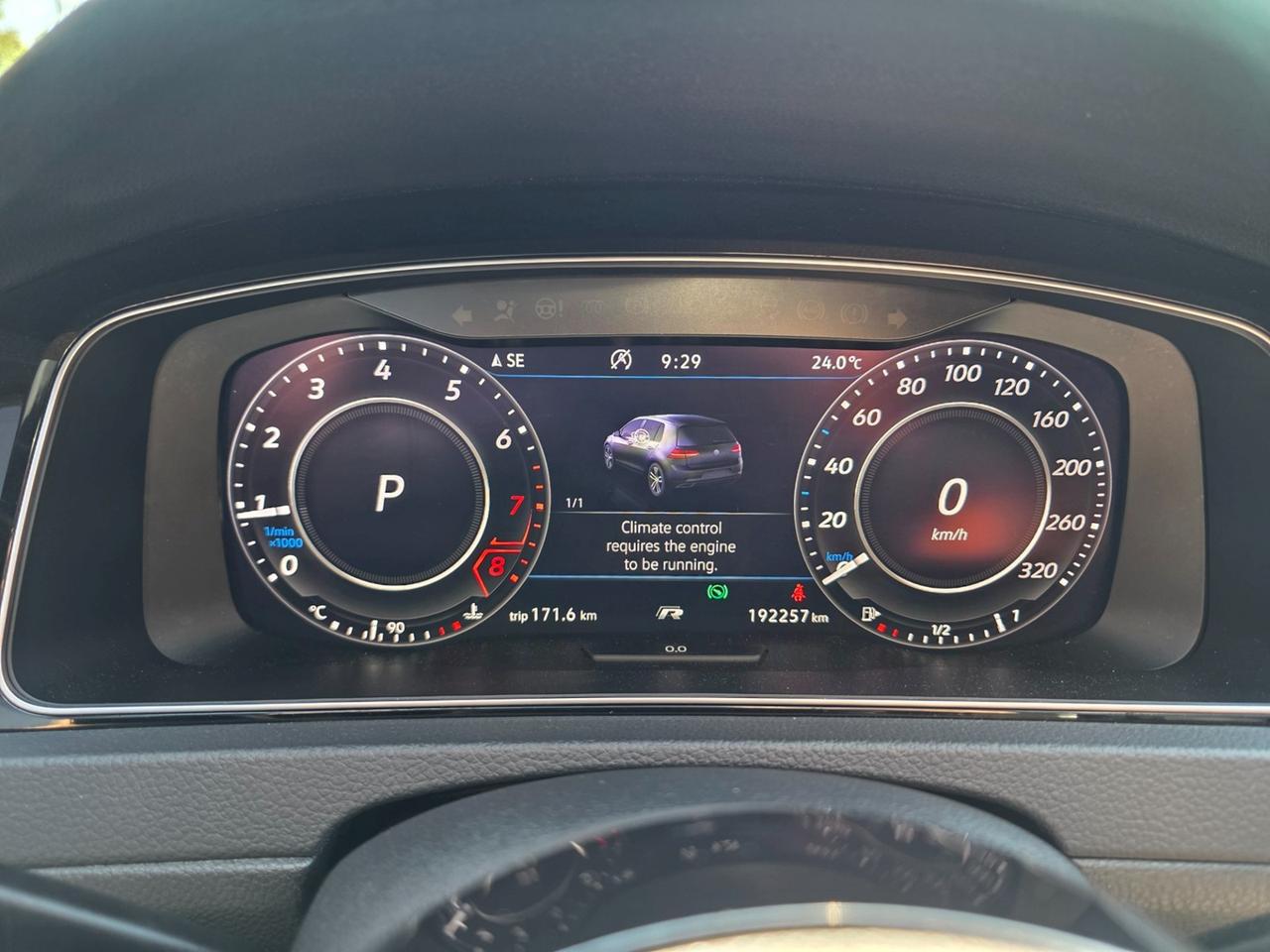 2019 Volkswagen Golf R Photo