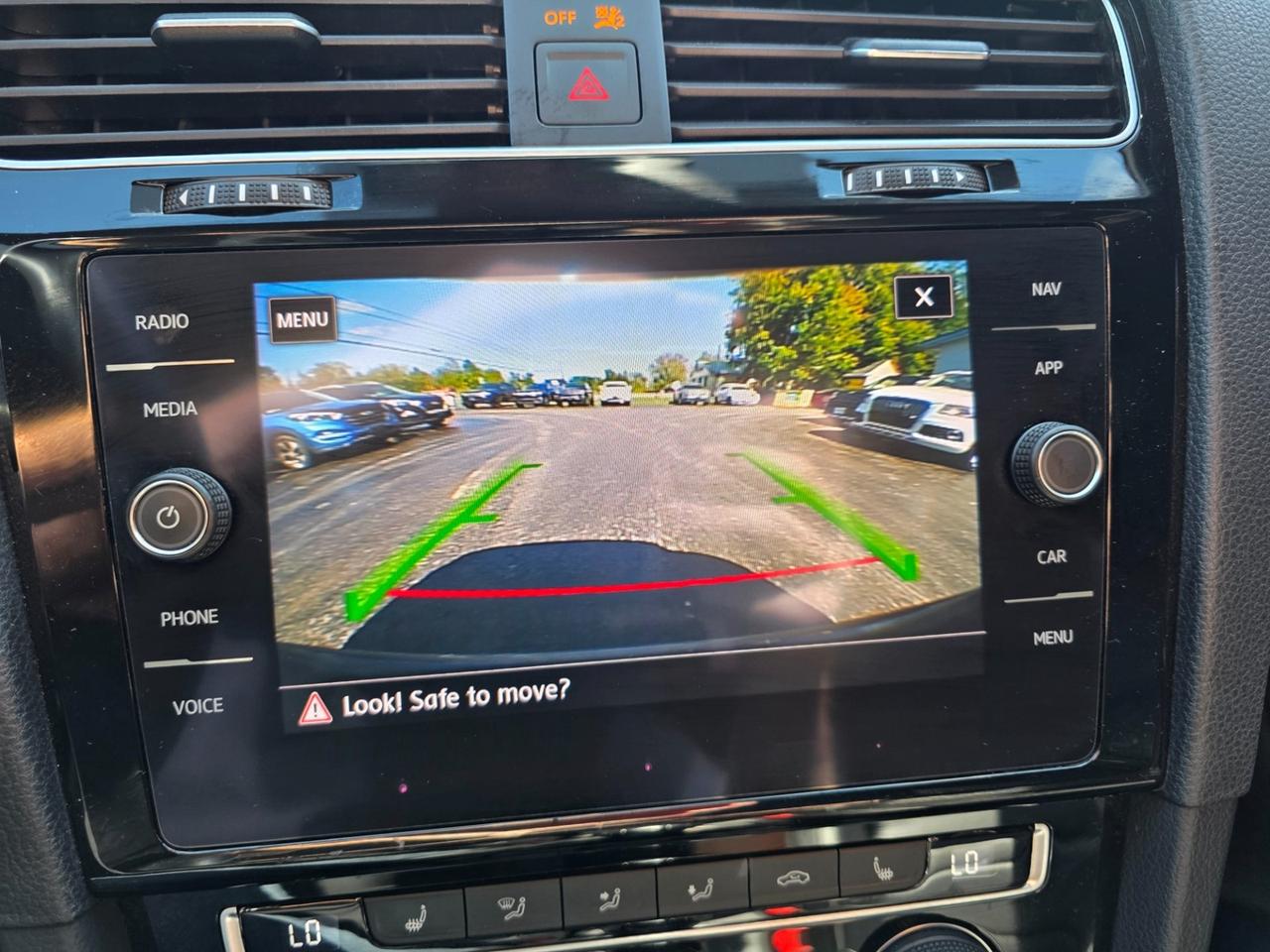 2019 Volkswagen Golf R Photo