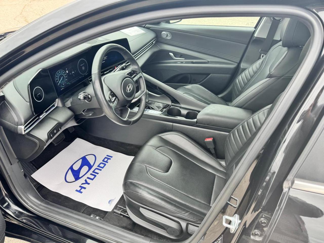 2025 Hyundai Elantra Hybrid Luxury DCT Photo