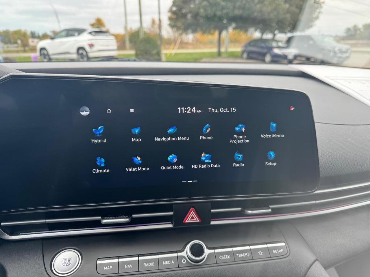 2025 Hyundai Elantra Hybrid Luxury DCT Photo
