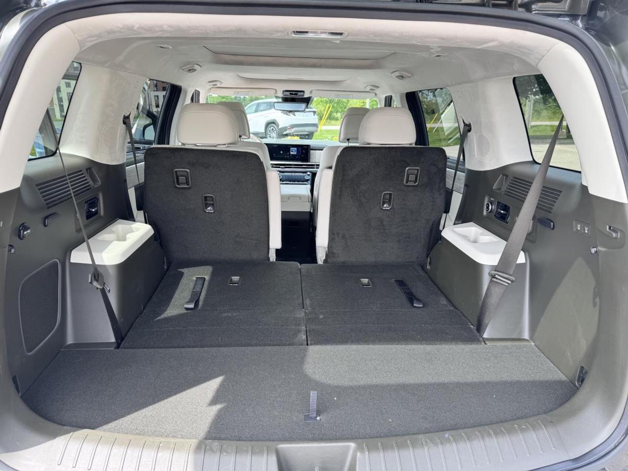 2025 Hyundai Santa Fe Ultimate Calligraphy AWD w/Beige Interior Photo