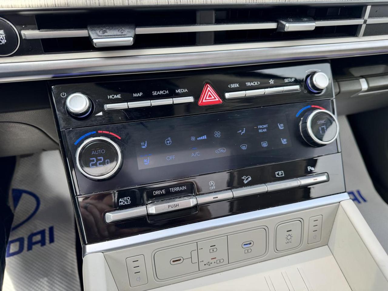 2025 Hyundai Santa Fe Ultimate Calligraphy AWD w/Beige Interior Photo