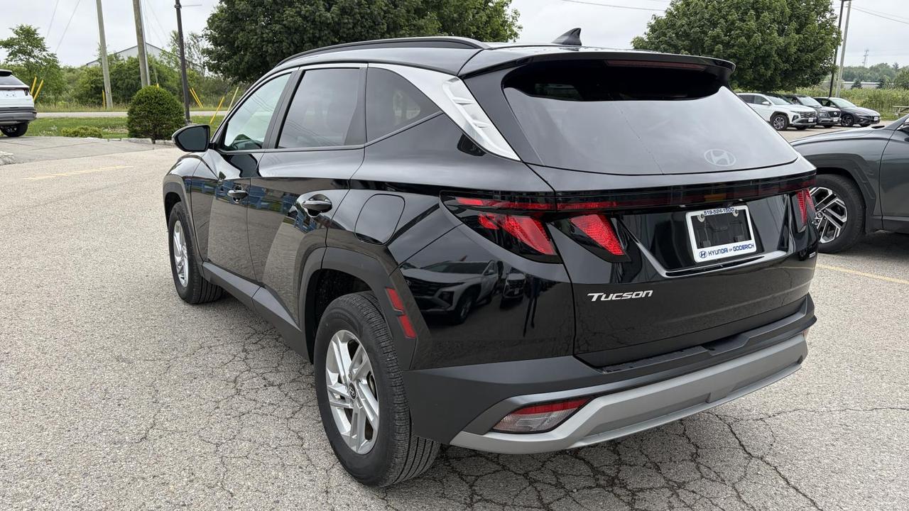 2025 Hyundai Tucson Preferred AWD Photo2