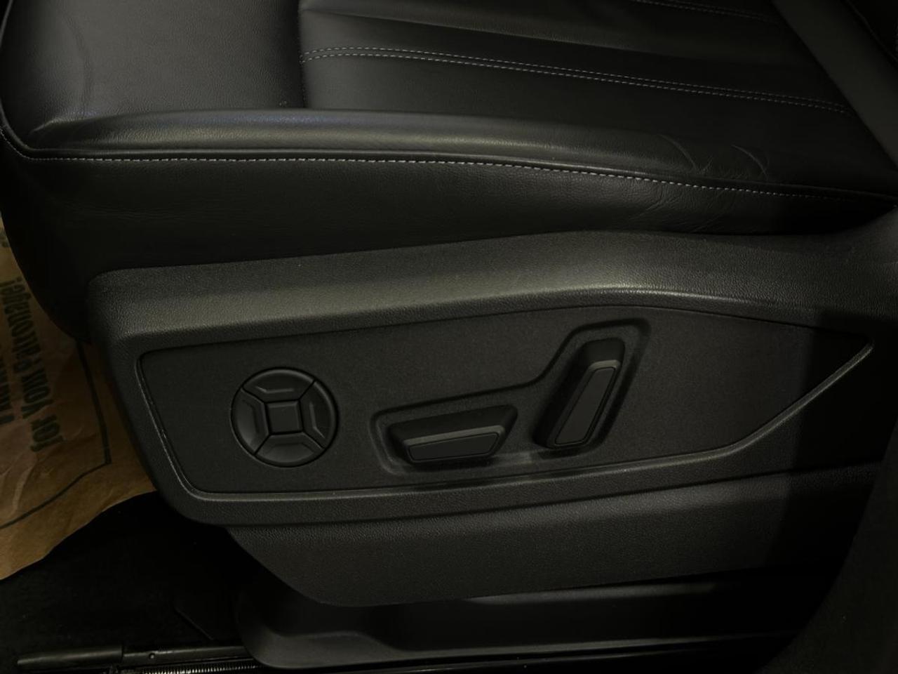 2025 Audi New Q5 2.0T QUATTRO/34KM/LEATHER/PANOROOF/NAVI/ MUCH MORE! Photo