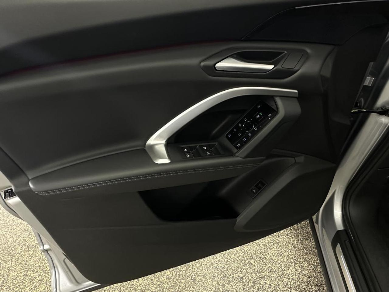 2025 Audi New Q5 2.0T QUATTRO/34KM/LEATHER/PANOROOF/NAVI/ MUCH MORE! Photo