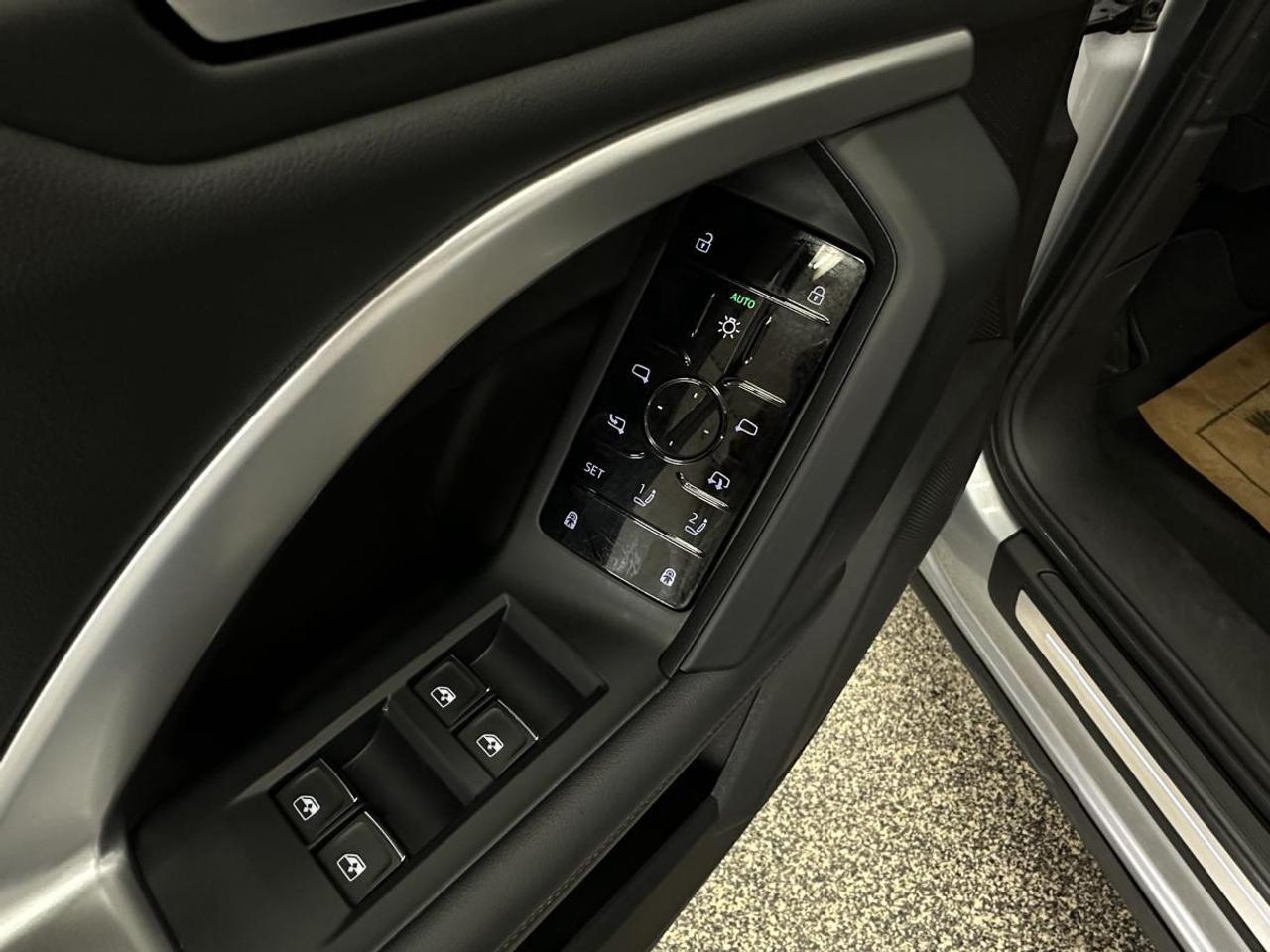 2025 Audi New Q5 2.0T QUATTRO/34KM/LEATHER/PANOROOF/NAVI/ MUCH MORE! Photo