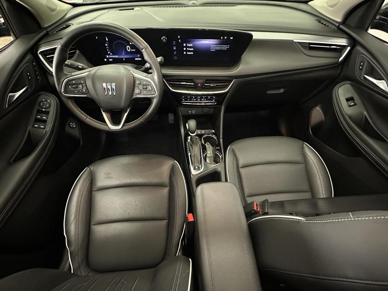 2024 Buick Encore GX Avenir AVENIR/AWD/LEATHER/PANOROOF/39KM/OFF 1 OWNER LEASE! Photo