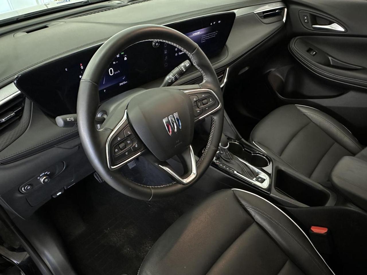 2024 Buick Encore GX Avenir AVENIR/AWD/LEATHER/PANOROOF/39KM/OFF 1 OWNER LEASE! Photo