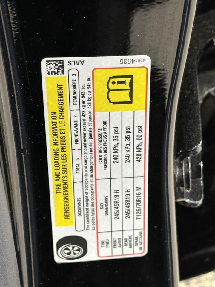 2024 Buick Encore GX Avenir AVENIR/AWD/LEATHER/PANOROOF/39KM/OFF 1 OWNER LEASE! Photo
