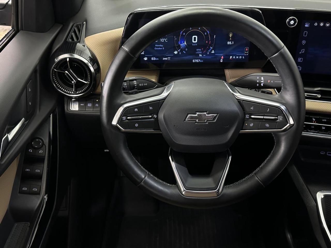 2026 Chevrolet Equinox ACTIV/AWD/6700KM/TWO TONE TAN LEATHER/NAVI/MORE! Photo