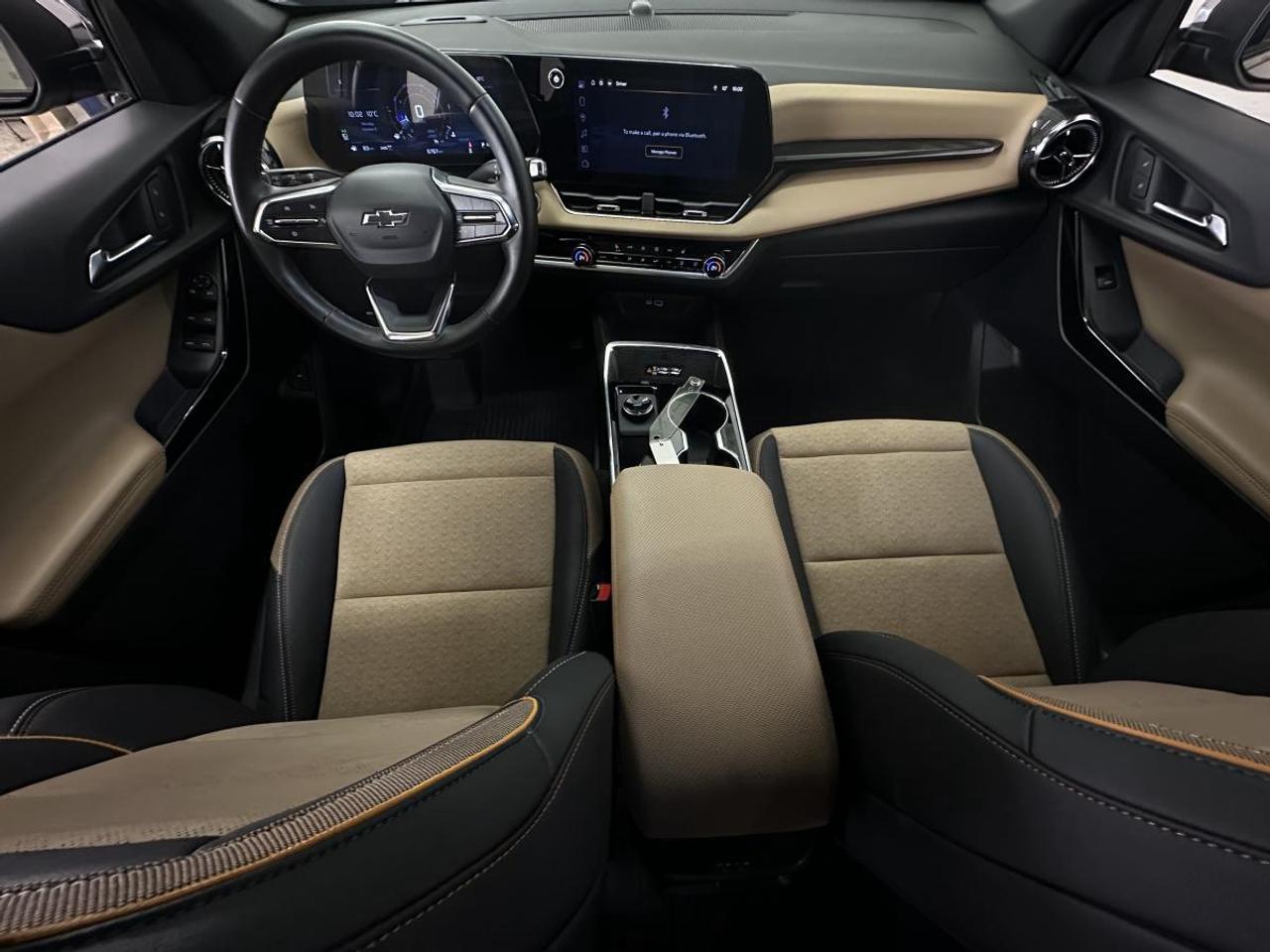 2026 Chevrolet Equinox ACTIV/AWD/6700KM/TWO TONE TAN LEATHER/NAVI/MORE! Photo