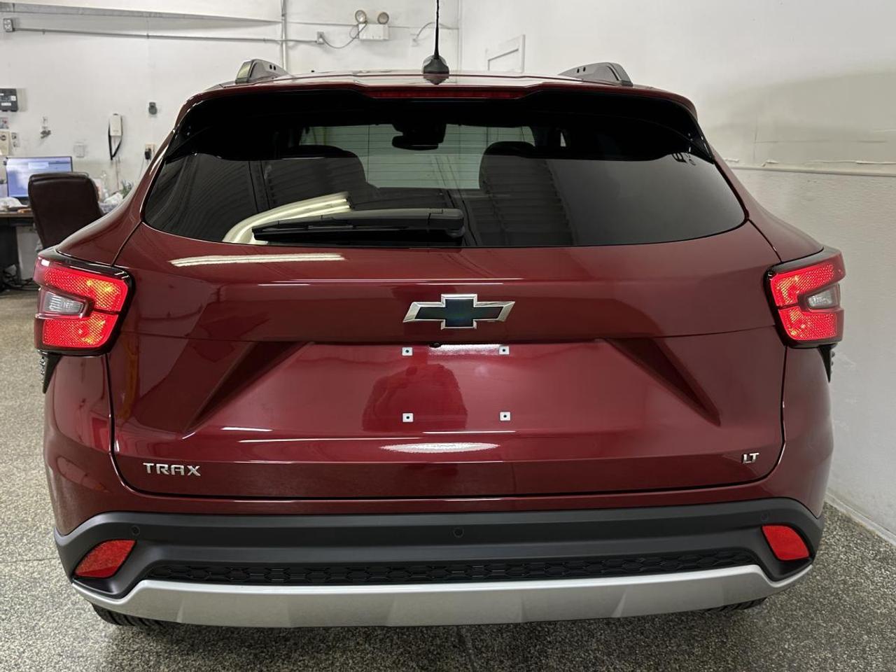 2025 Chevrolet Trax LT/11,866KM/SUNROOF/OFF GMAC LEASE! Photo