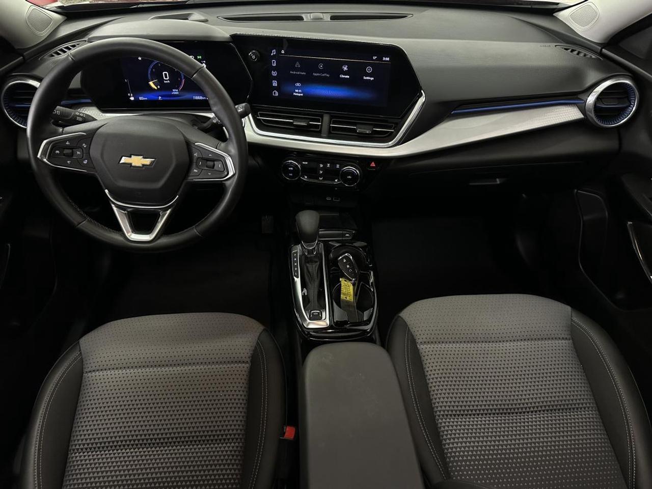2025 Chevrolet Trax LT/11,866KM/SUNROOF/OFF GMAC LEASE! Photo