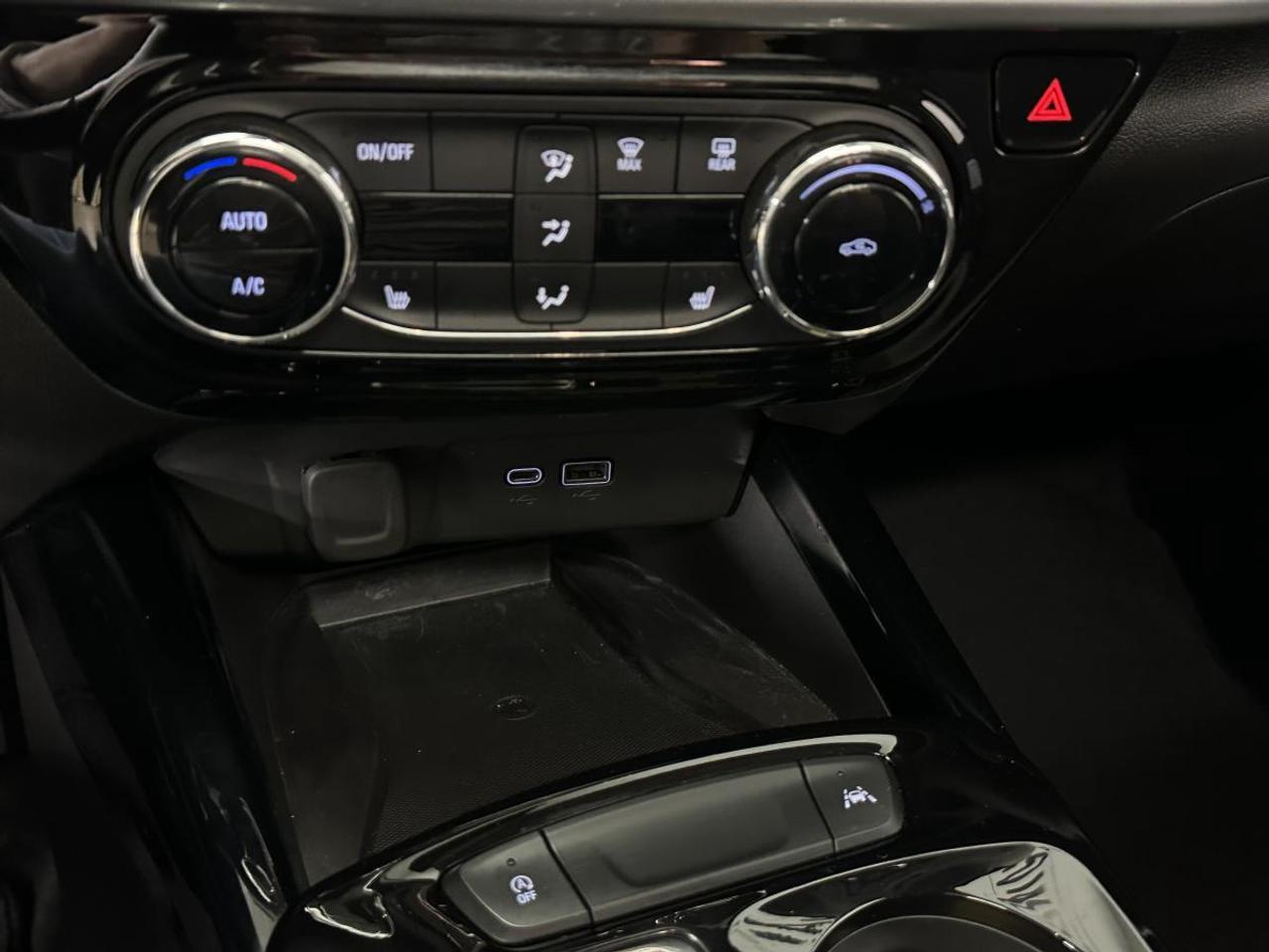 2025 Chevrolet Trax LT/11,866KM/SUNROOF/OFF GMAC LEASE! Photo