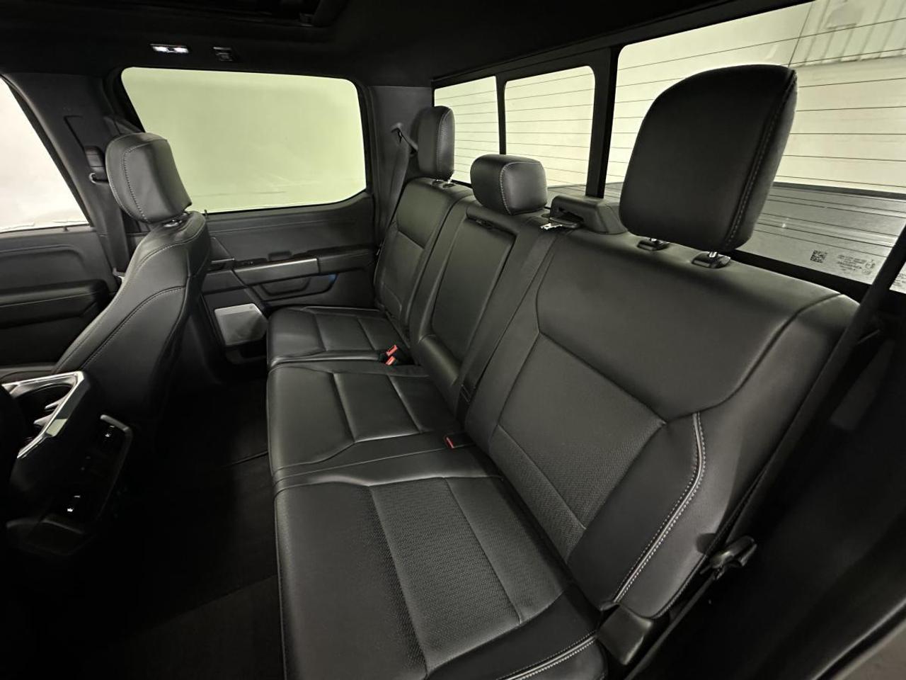 2024 Ford F-150 Lariat LARIAT/HYBRID/4WD/PANOROOF/LEATHER/NAVI/1 OWNER FORD LEASE! Photo